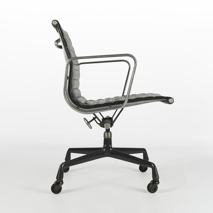 Right side view of Eames EA318 Low Back Office Chair