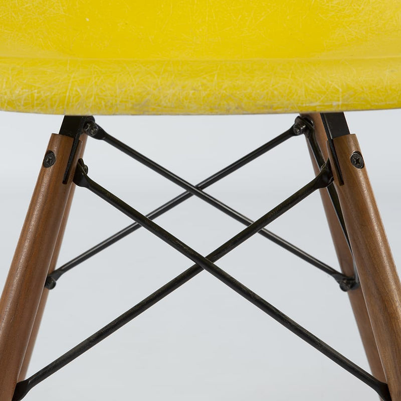 View of top of base on Yellow Eames DSW