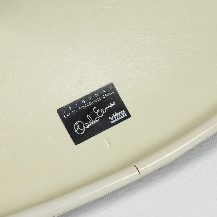 View of label on Brown Eames DSR