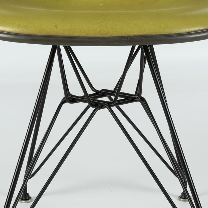 View of base on green vinyl Eames DSR