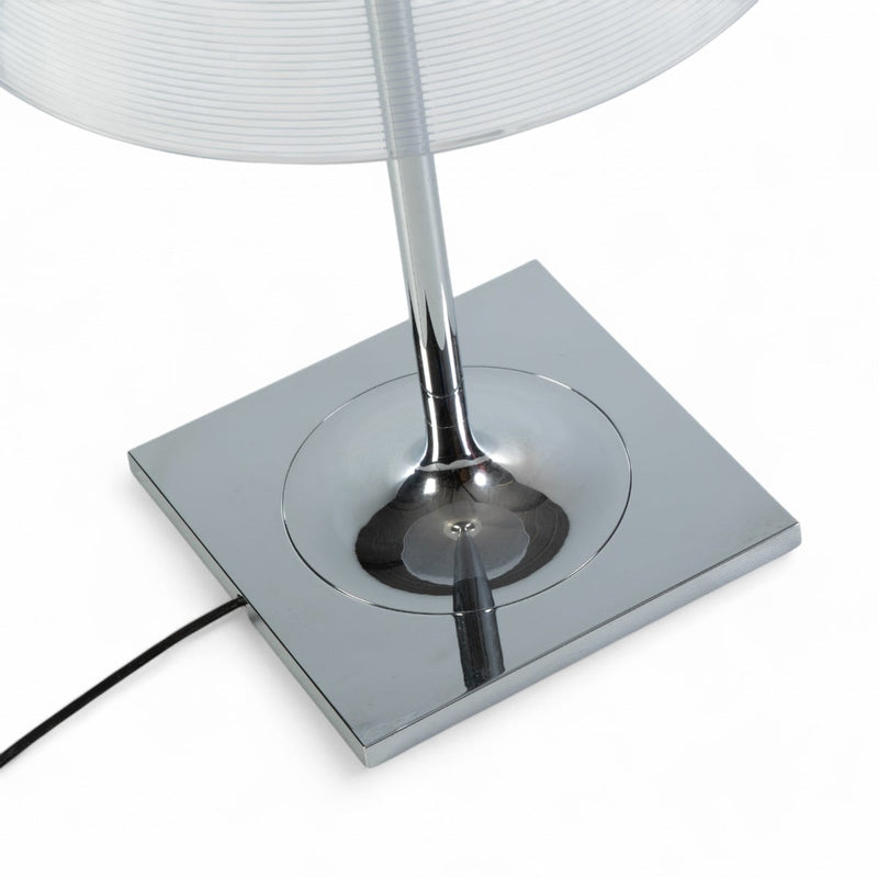 Angled view of base on smoked Starck KTribe T2 desk light